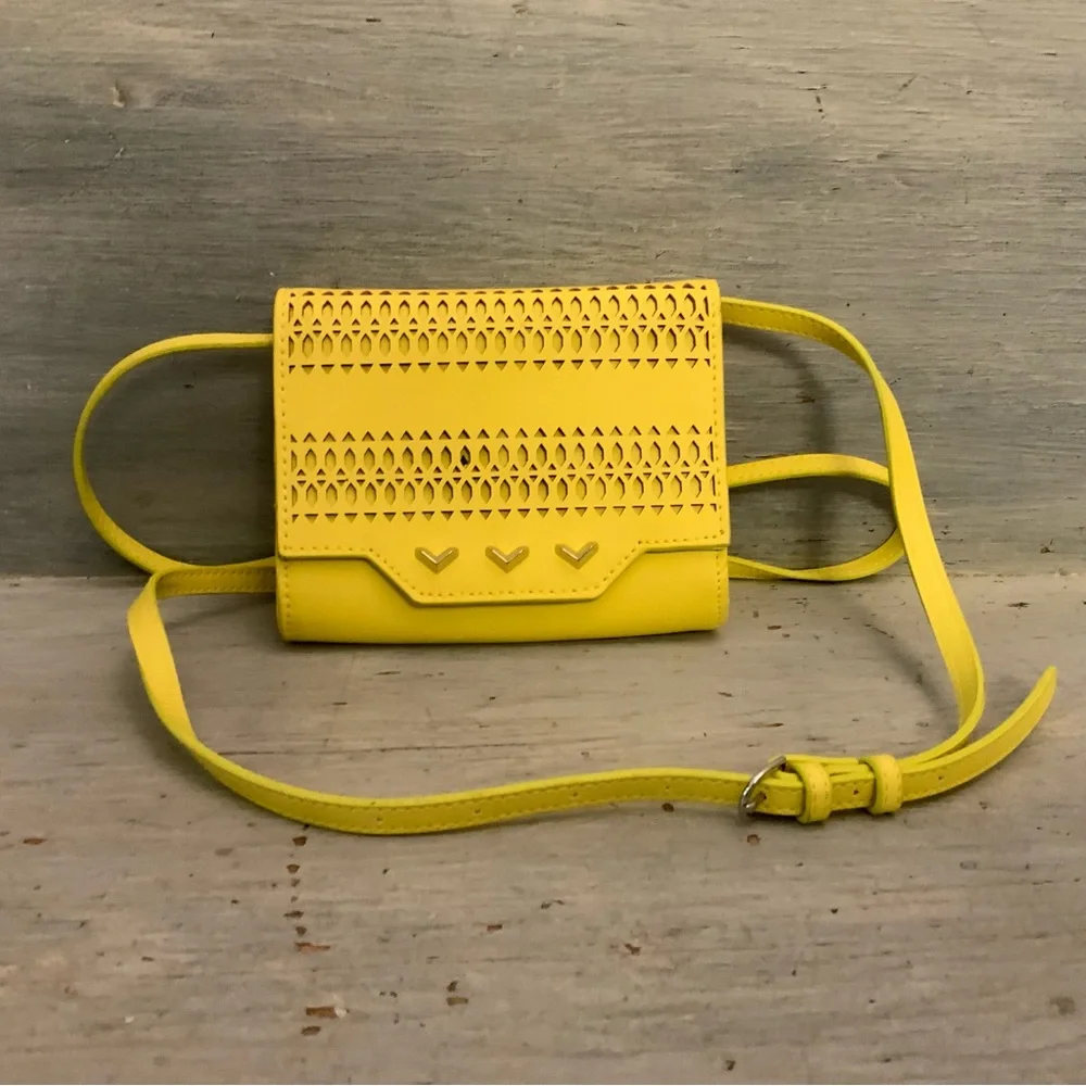 Stella & Dot Nolita Electric Yellow Sidekick Crossbody Bag Purse 6x5x1‎ GC